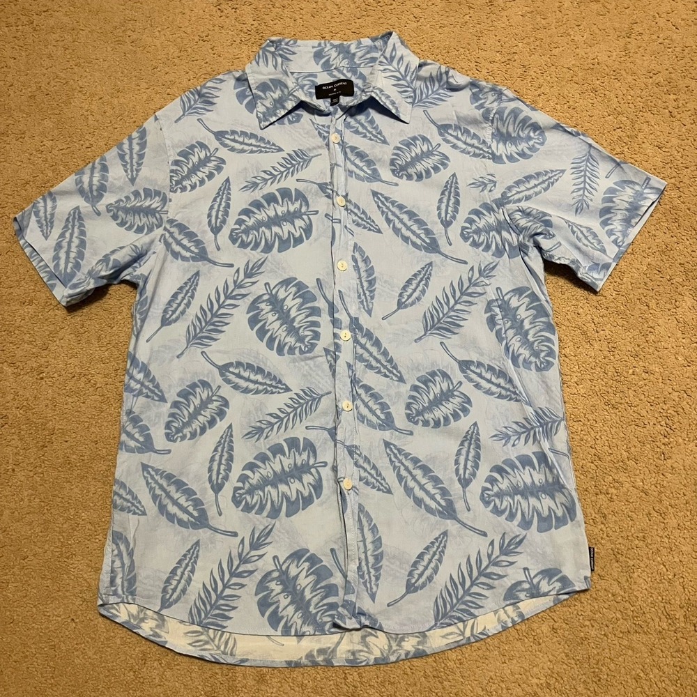 Ocean Current men's M short sleeve tropical print button-up shirt light blue